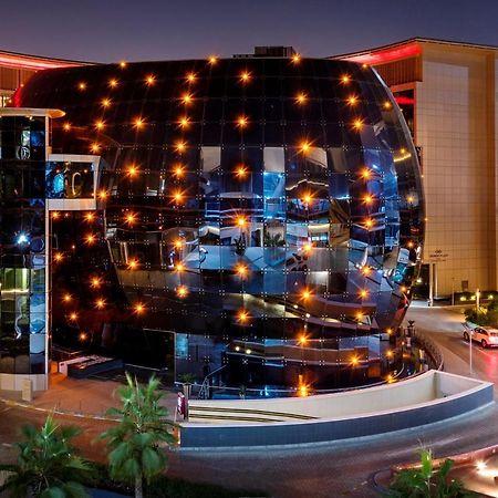 Crowne Plaza Doha - The Business Park By Ihg Hotel Екстериор снимка The mall's main entrance