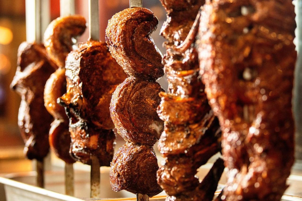 Crowne Plaza Doha - The Business Park By Ihg Hotel Екстериор снимка Brazilian churrasco