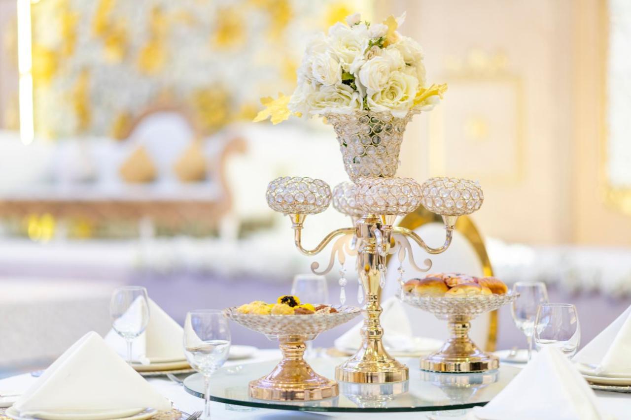 Crowne Plaza Doha - The Business Park By Ihg Hotel Екстериор снимка Thai table setting