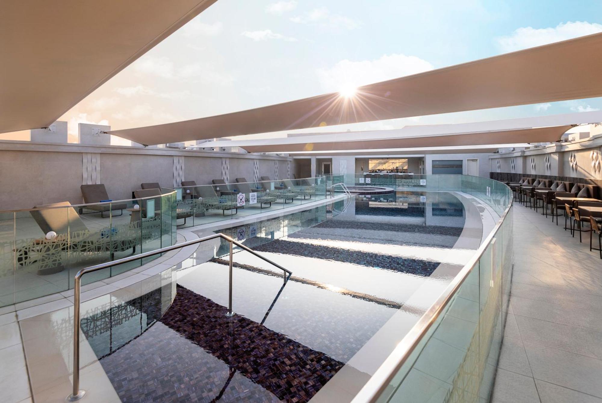 Crowne Plaza Doha - The Business Park By Ihg Hotel Екстериор снимка The Sky Bar